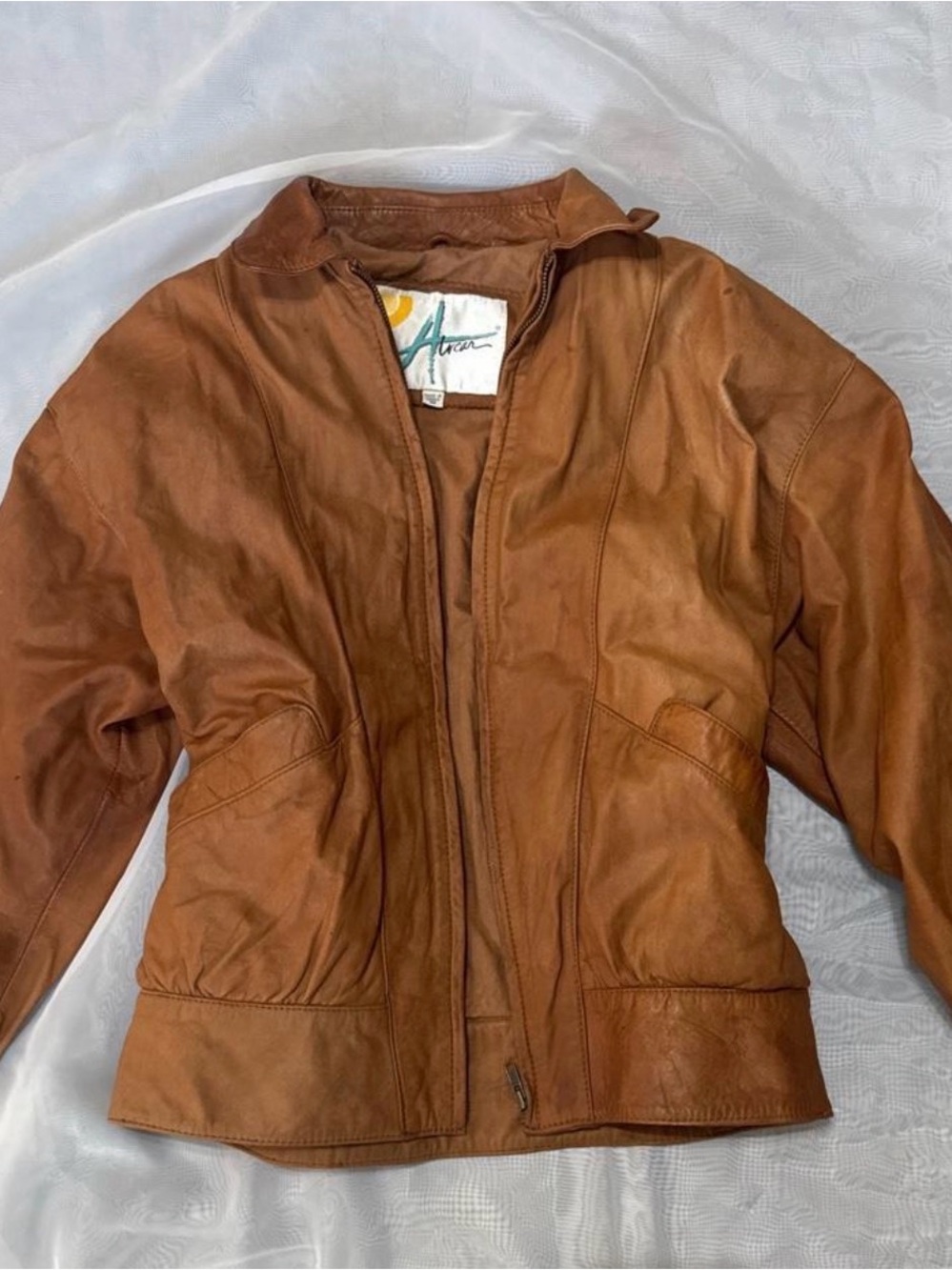 VTG 80’ s Alvear  brown leather jacket in size M #leatherjacket #leather # bombe